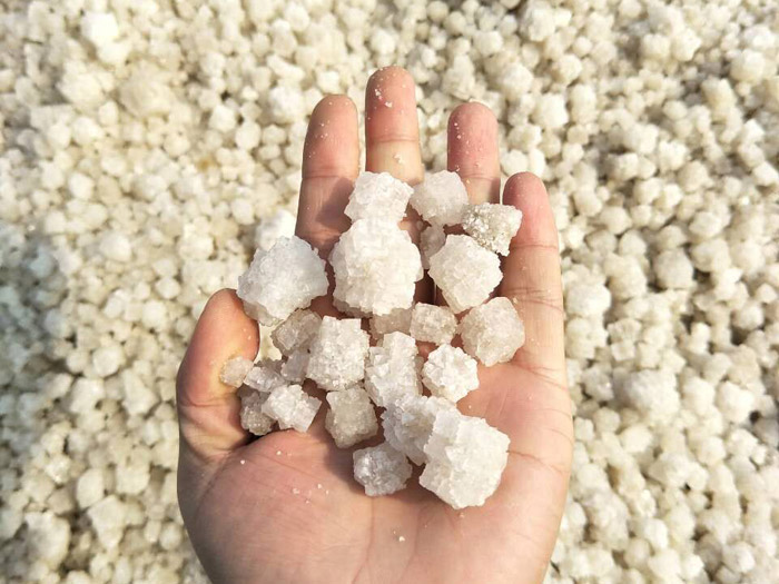 日(rì)曬鹽與工(gōng)業(yè)鹽的(de)差異